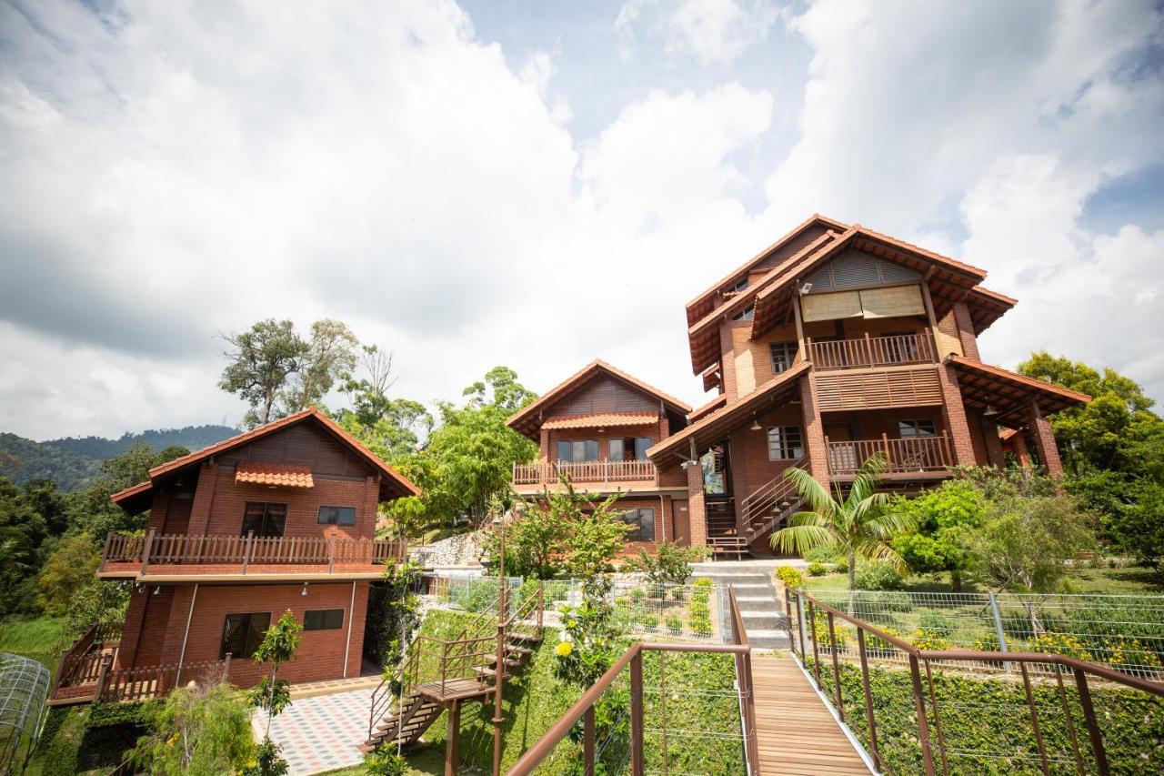 Red House The Garden Stay In Bukit Tinggi By Play Bentong Exteriér fotografie