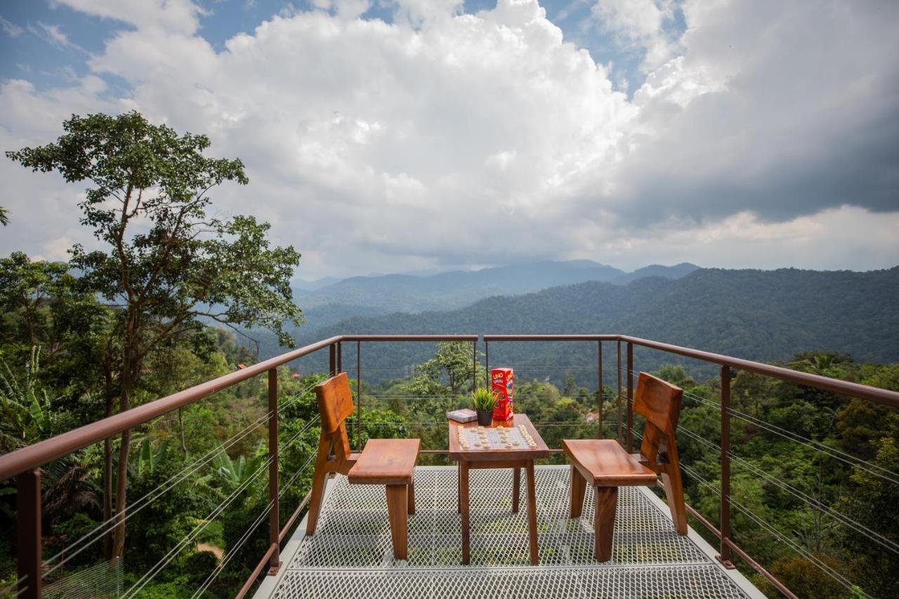 Red House The Garden Stay In Bukit Tinggi By Play Bentong Exteriér fotografie