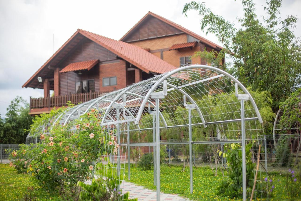 Red House The Garden Stay In Bukit Tinggi By Play Bentong Exteriér fotografie