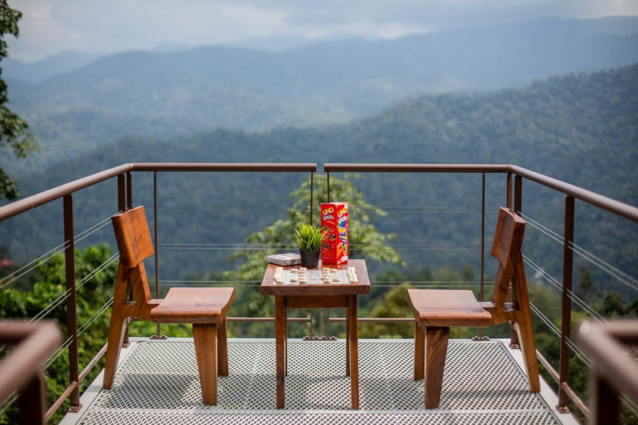 Red House The Garden Stay In Bukit Tinggi By Play Bentong Exteriér fotografie