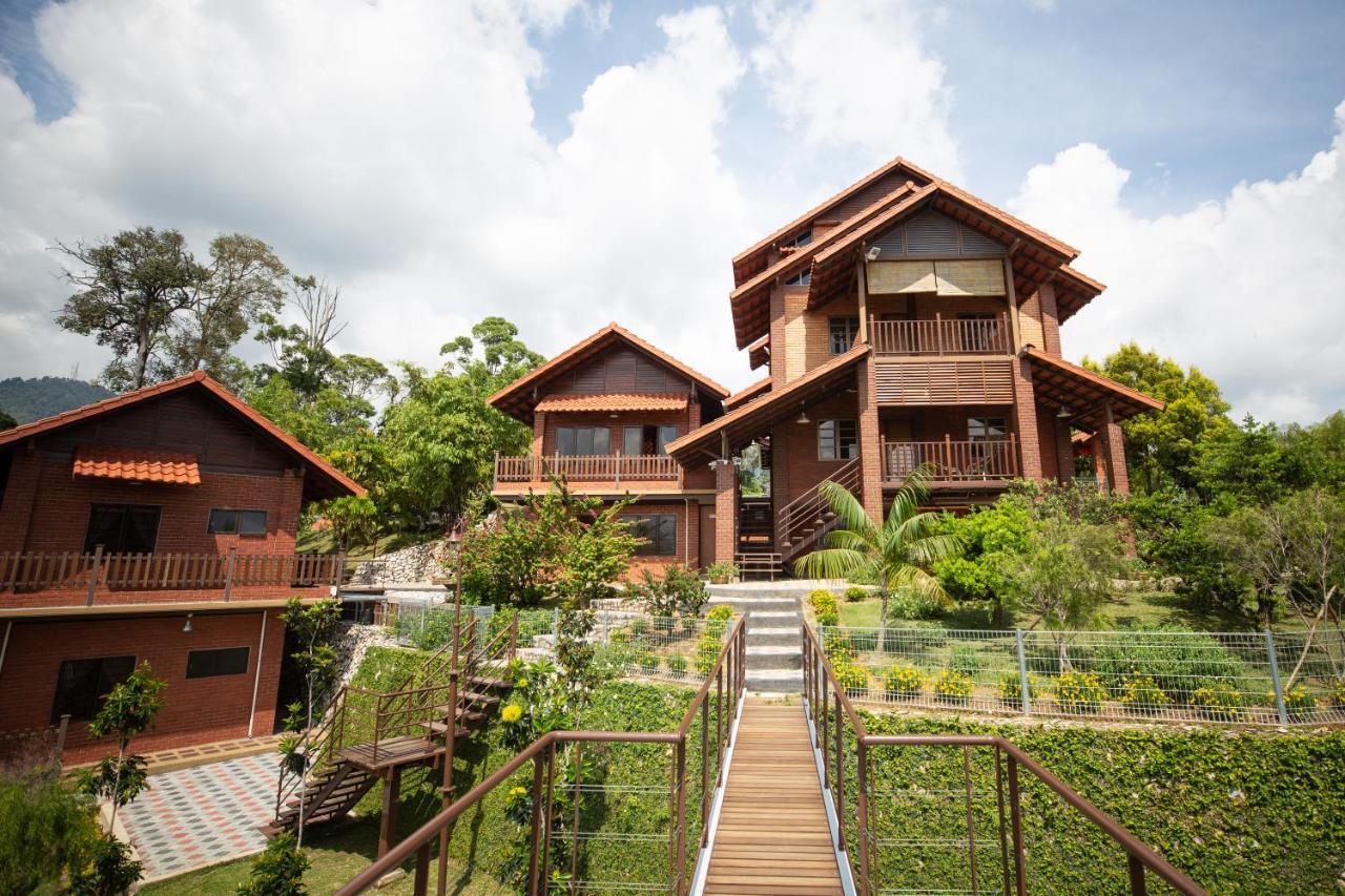 Red House The Garden Stay In Bukit Tinggi By Play Bentong Exteriér fotografie