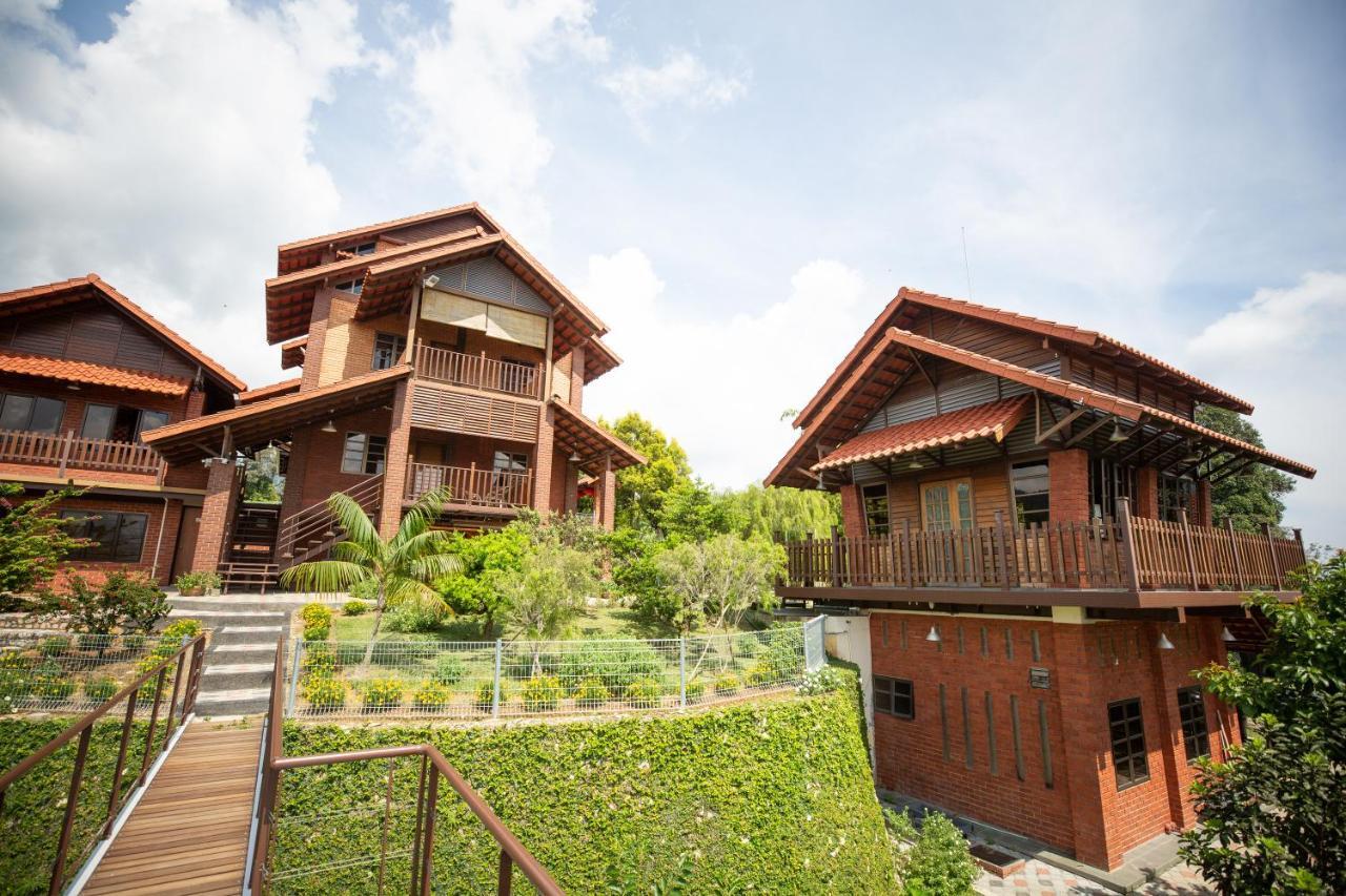 Red House The Garden Stay In Bukit Tinggi By Play Bentong Exteriér fotografie