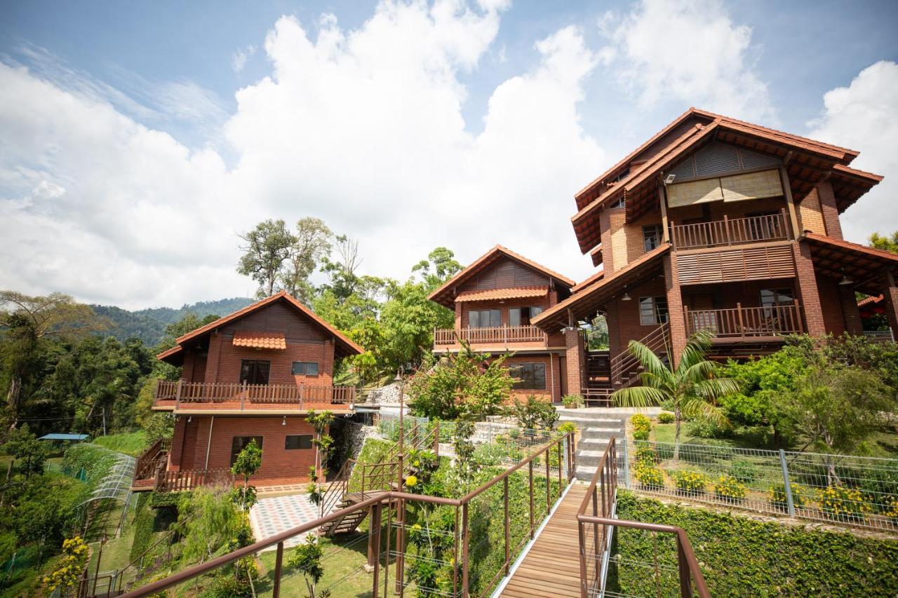 Red House The Garden Stay In Bukit Tinggi By Play Bentong Exteriér fotografie