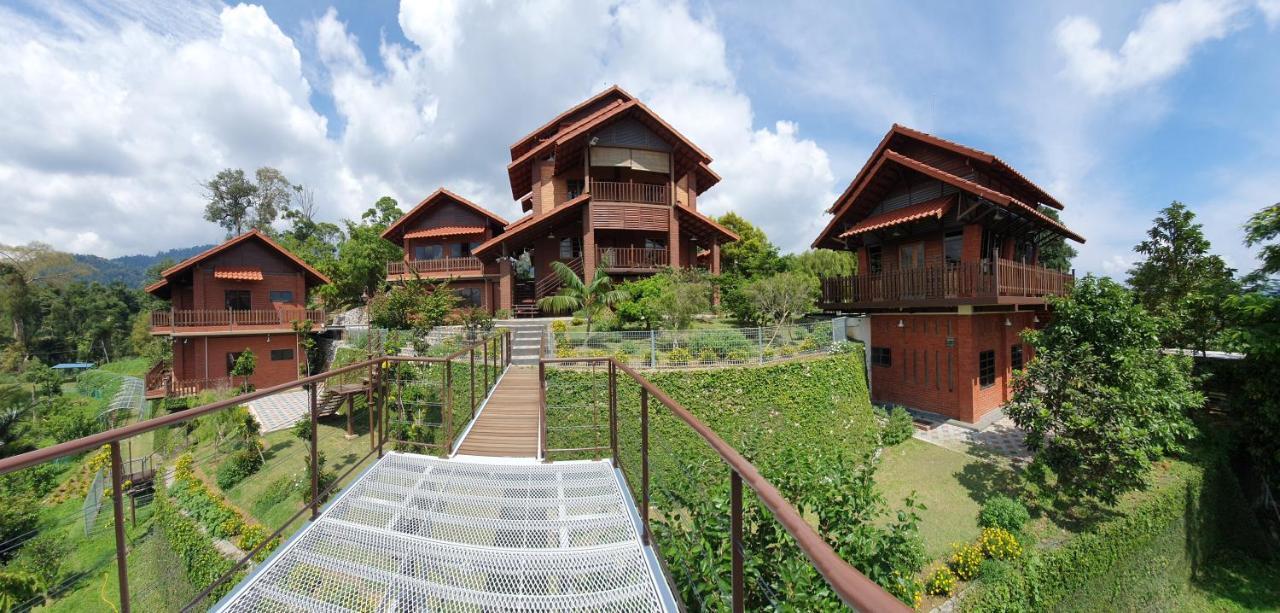 Red House The Garden Stay In Bukit Tinggi By Play Bentong Exteriér fotografie