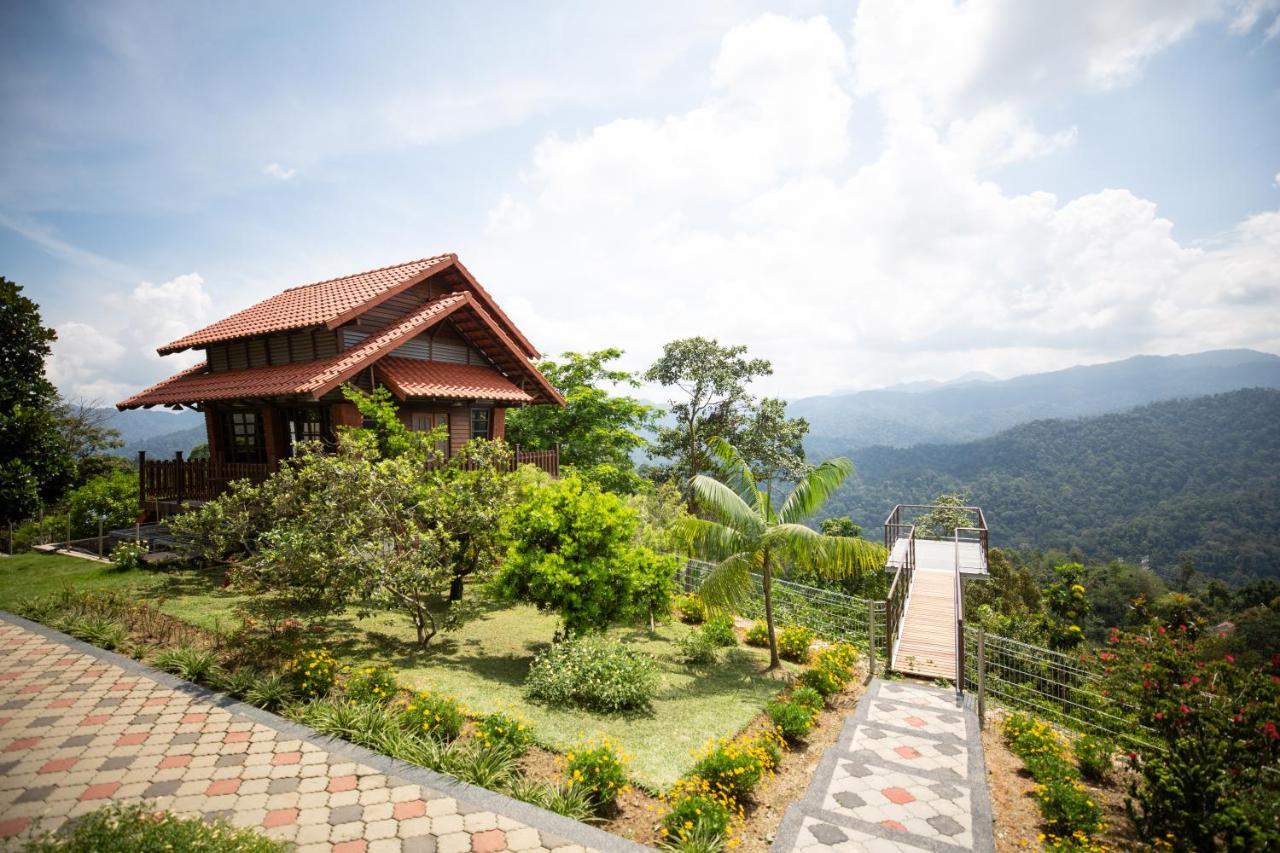 Red House The Garden Stay In Bukit Tinggi By Play Bentong Exteriér fotografie